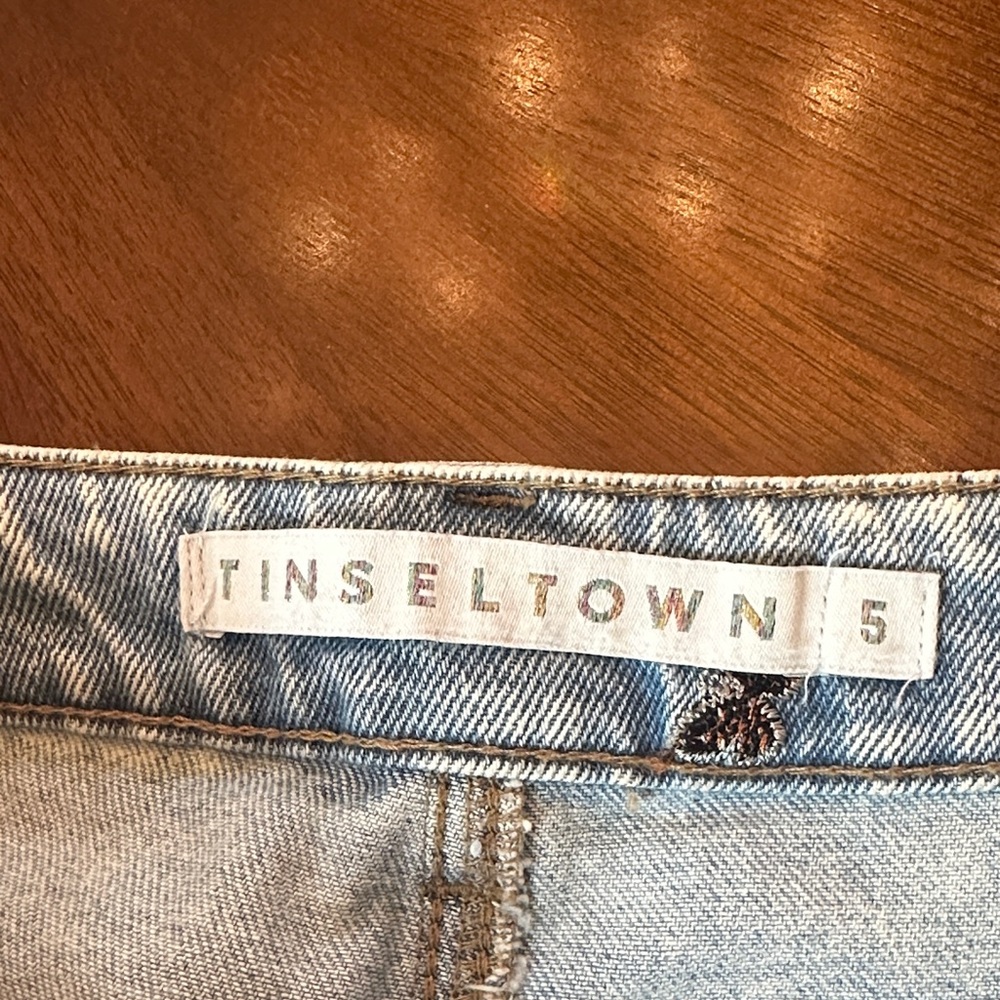 Light Wash Butterfly Embroidered Distressed Jeans - Picture 12 of 13